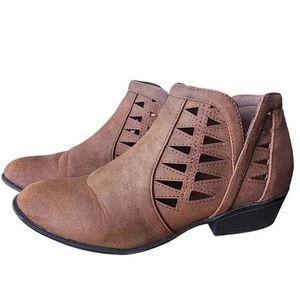TOP Moda Brown Heeled Boots